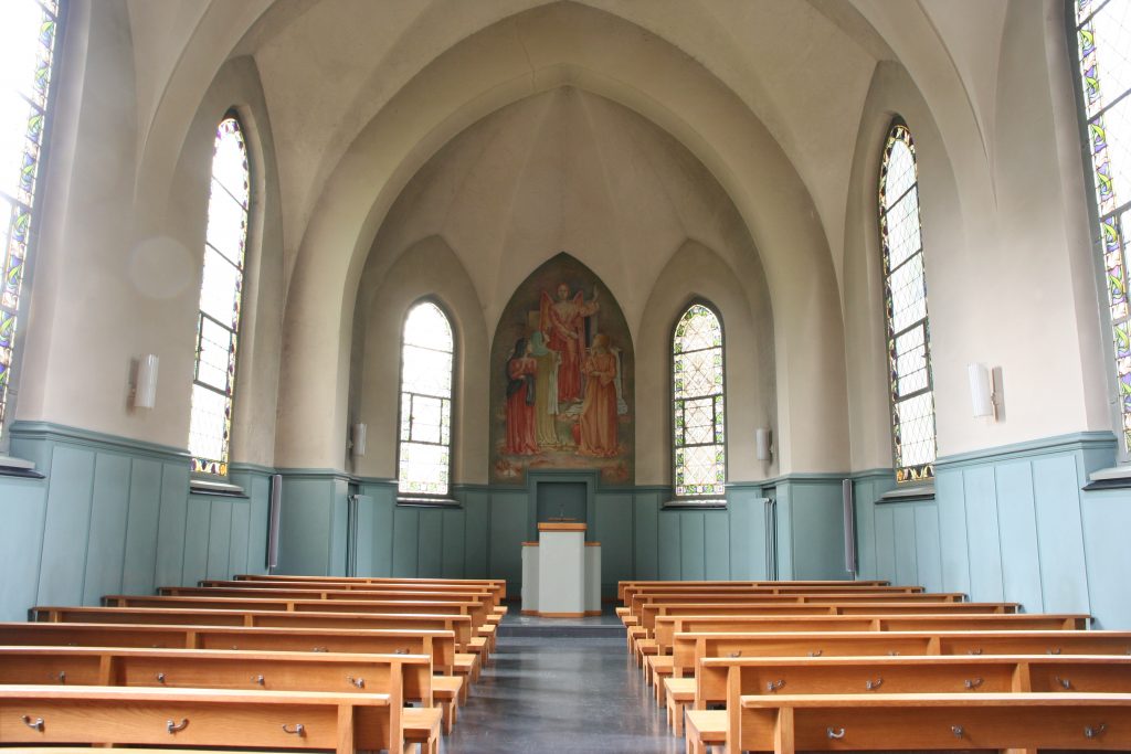 Lina - Sängerin für Trauerfeier in Zürich singt bei Abdankung in der Kapelle Enzenbühl, April 2025