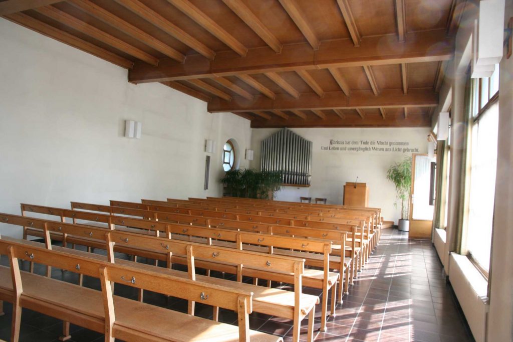 Lina - Sängerin für Trauerfeier in Zürich singt bei Abdankung in der Kapelle Friedhof Nordheim