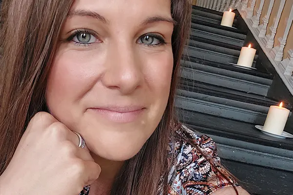 Sängerin Trauerfeier und Beerdigung Schweiz – Lina Scholz singt bei freien und kirchlichen Abdankungen